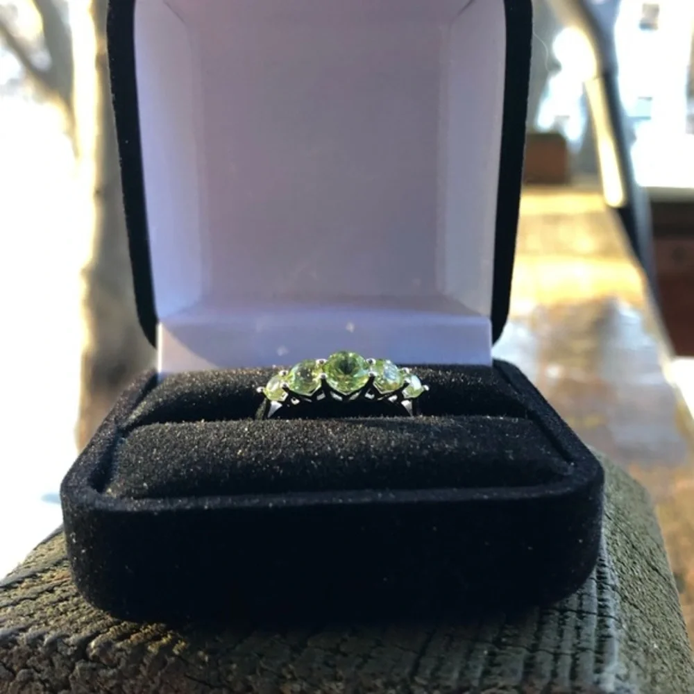 STERLING SILVER PERIDOT RING - Picture 5 of 12